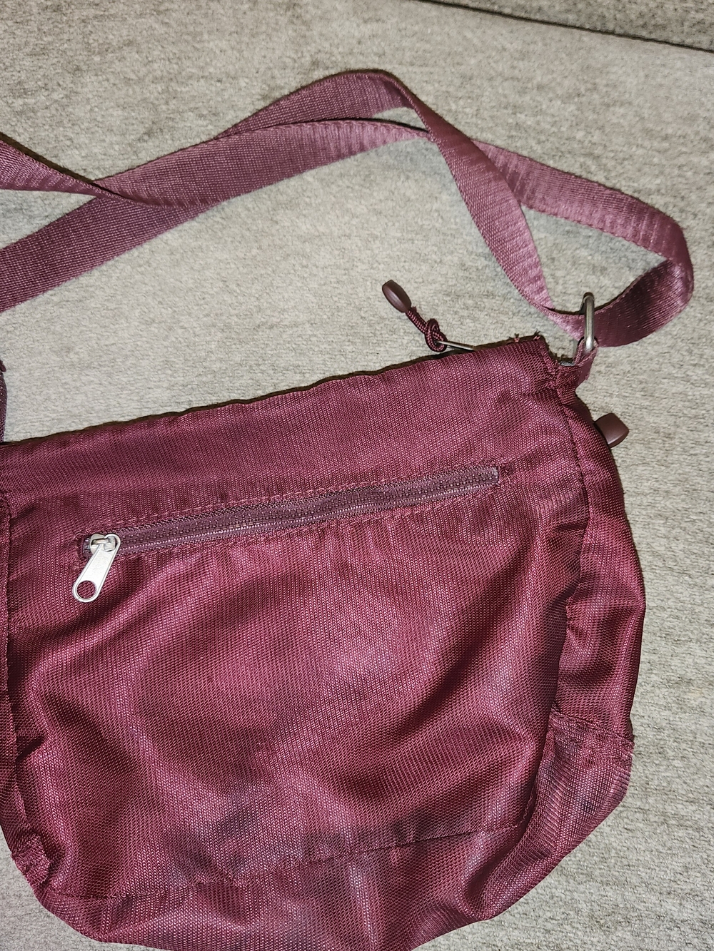 Everyday Crossbody Bag in Burgundy - Comfortable Shoulder Strap - Picture 2 of 3